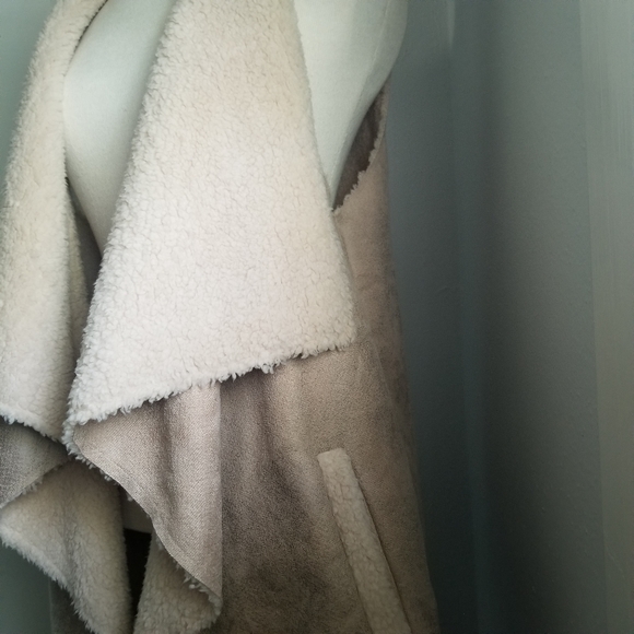 💥 Flowy autumn vest, sz Large, beige - Picture 2 of 2